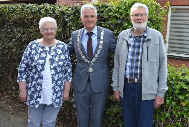 Jan en Rita Krol uit Vlagtwedde zijn 65 jaar getrouwd. ‘We hebben samen